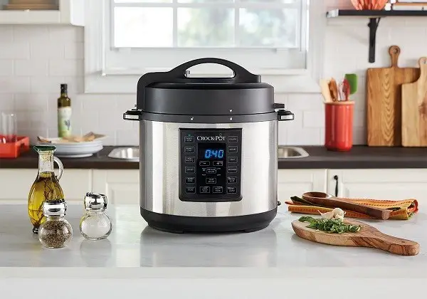 Crock-Pot 6 Qt 8-in-1 Multi-Use Express Crock Programmable Slow Cooker, Pressure Cooker, Sauté, and Steamer, Stainless Steel (SCCPPC600-V1)