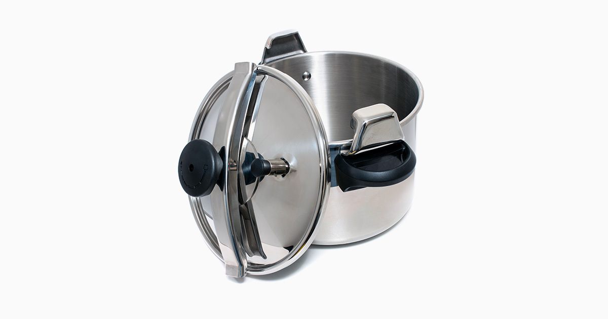 When to Use a Pressure Cooker vs Water Bath Canning