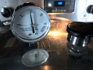 Pressure Canner lid with dial gauge